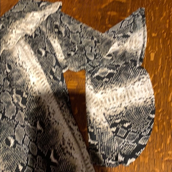 L&B plus size off shoulder snake print top - Picture 3 of 4
